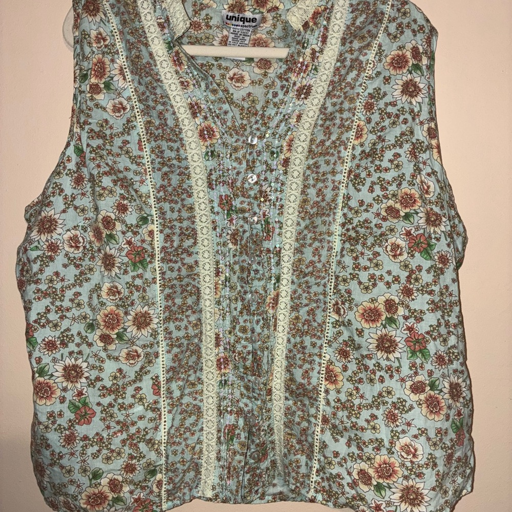 Unique Spectrum Green Button Down Blouse with Peter Pan Collar